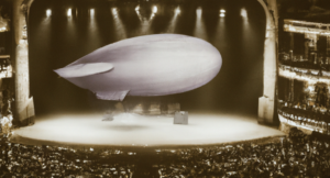 bannerbillede af en zeppeliner på en teaterscene